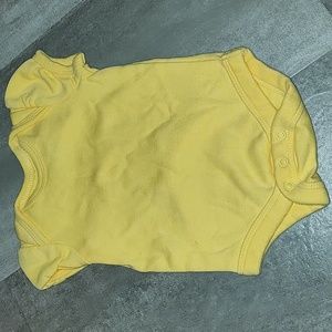 Wishes & Kisses Yellow Baby Onesie – NB – Puff Sleeves – 100% Cotton – NWOT